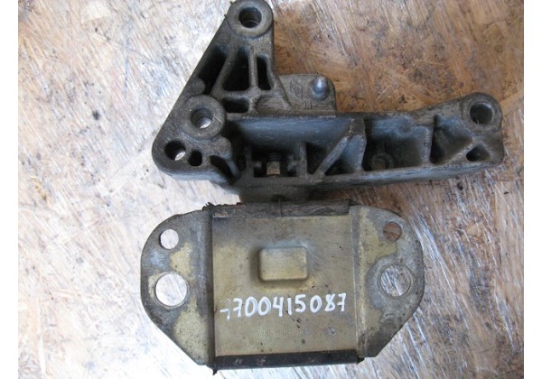 Подушка двигуна права передня Renault Kangoo, Clio II, 7700415087